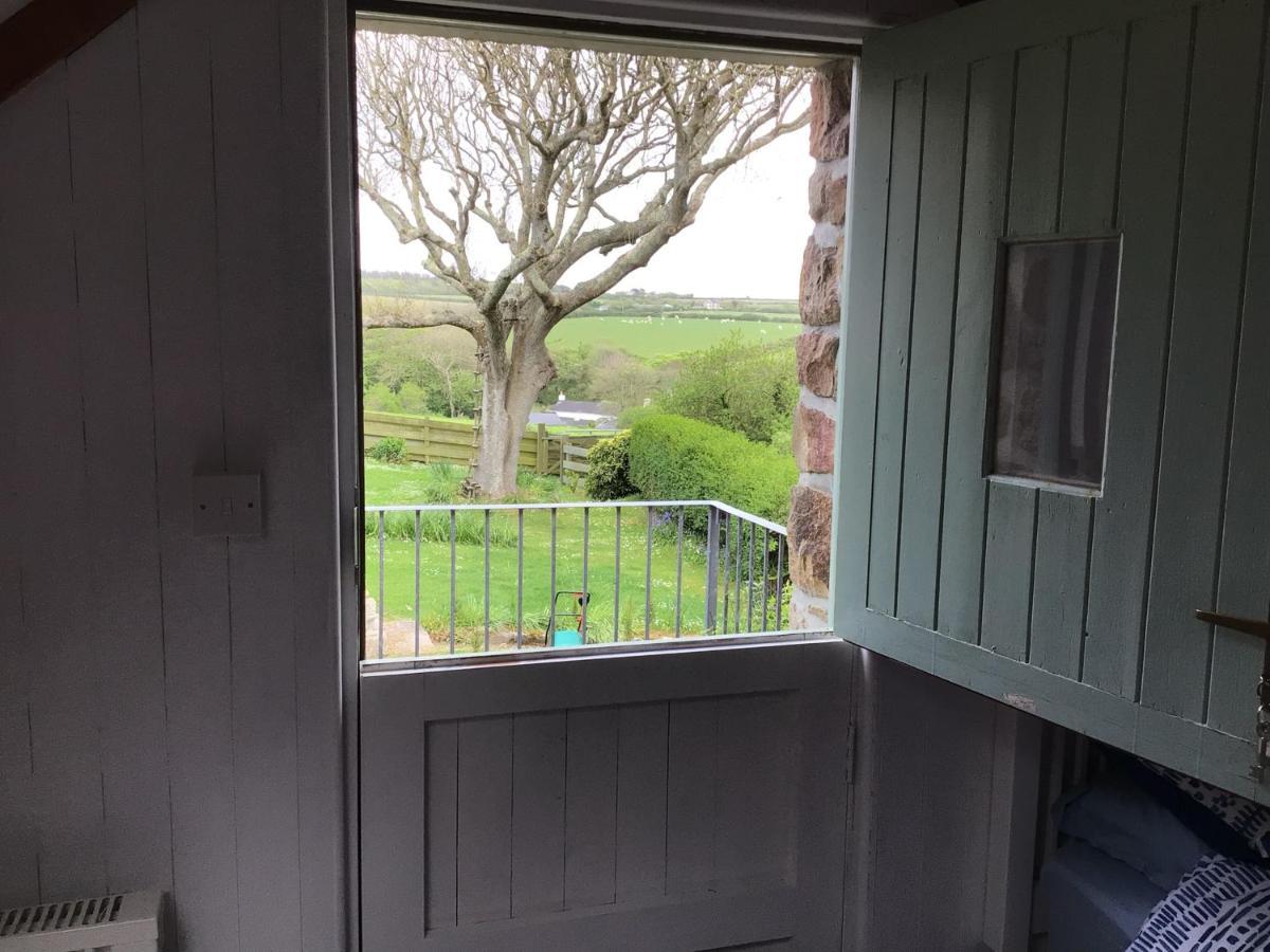 Cozy Camborne Studio Retreat With Two Single Beds Dış mekan fotoğraf
