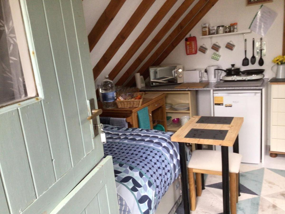 Cozy Camborne Studio Retreat With Two Single Beds Dış mekan fotoğraf